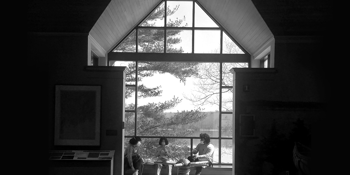 Bowdoin students on an Alternative Spring Break in Maine.