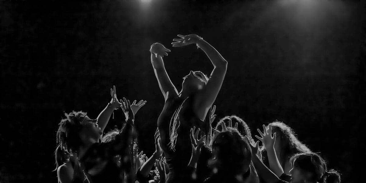 Bowdoin student dancers perform for Family Weekend.