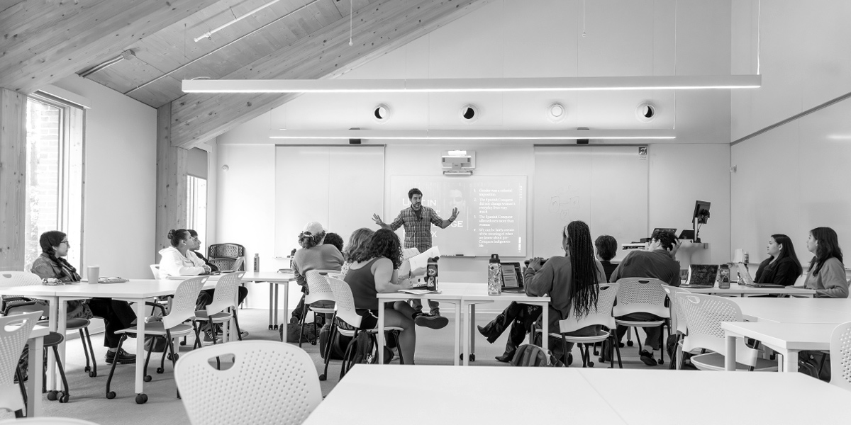 Bowdoin students in a Latin American history class in Mills Hall.