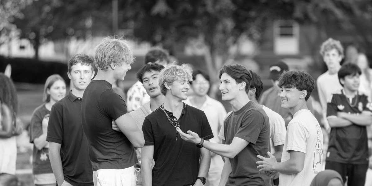 New Bowdoin students enjoy the Welcome Back Cookout on the Quad.