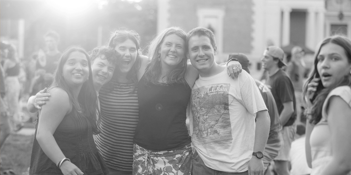 New Bowdoin students enjoy the Welcome Back Cookout on the Quad.