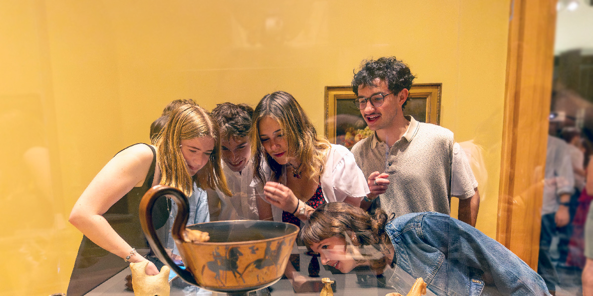 Bowdoin Museum of Art hosts another successful Student Night at the Museum.