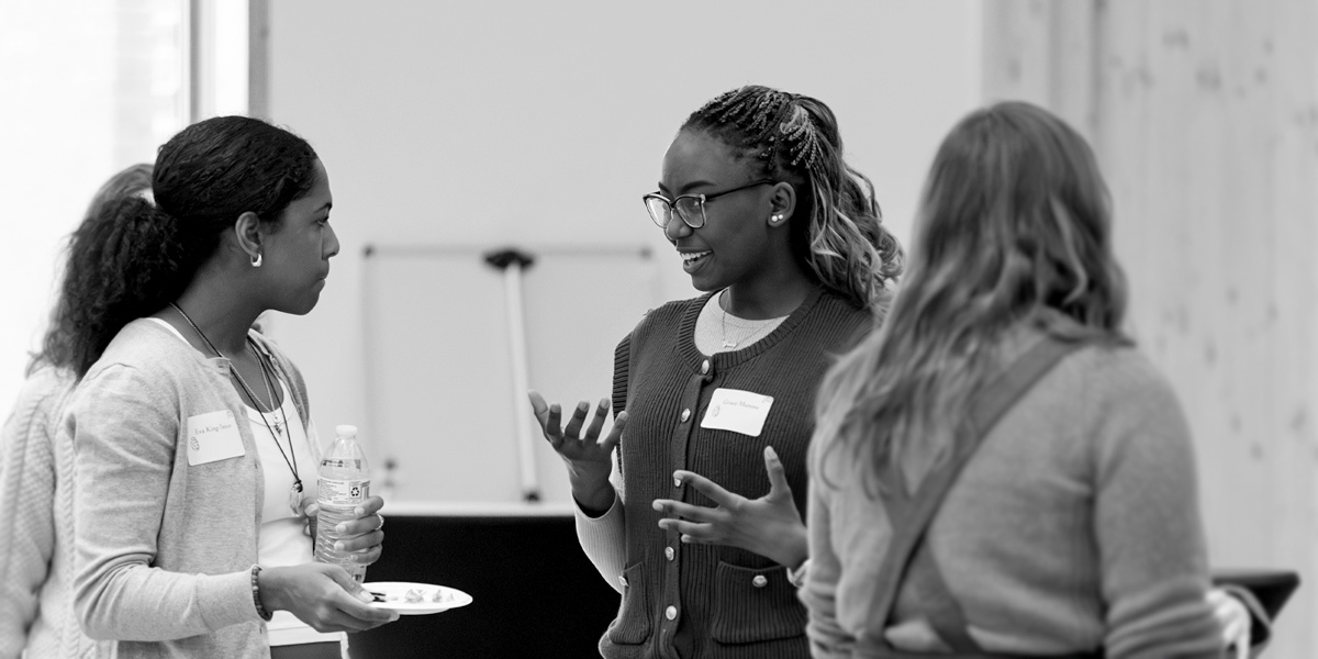 The Bowdoin Network of Women hosts a networking event in Mills Hall.