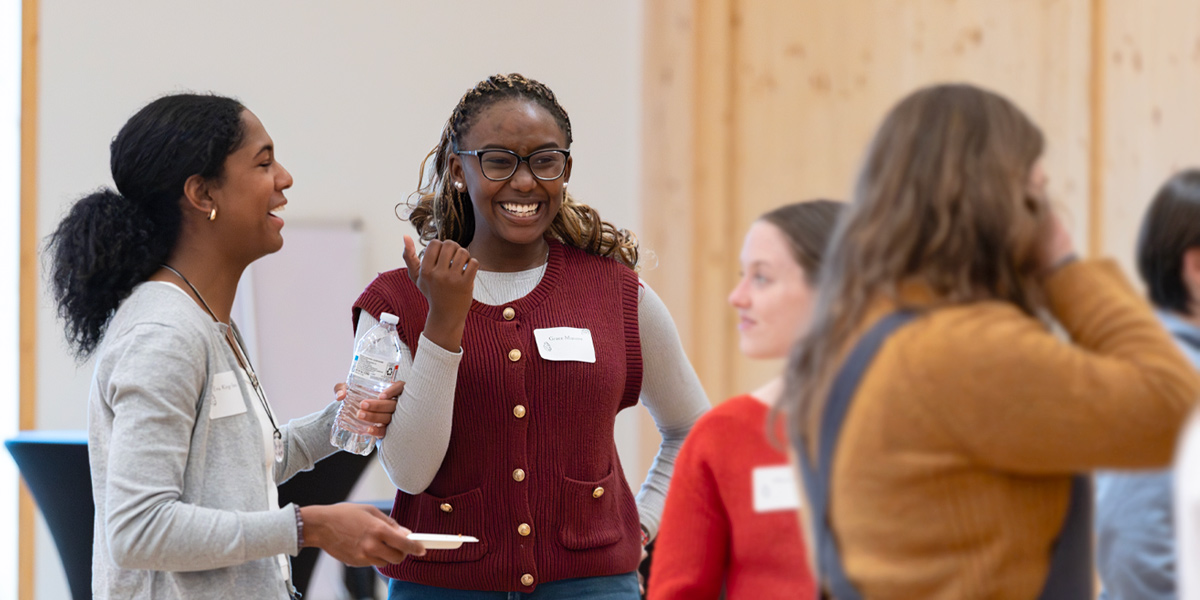 The Bowdoin Network of Women hosts a networking event in Mills Hall.