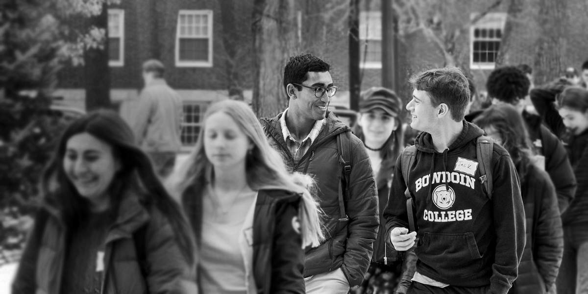 Bowdoin students at Sophomore Bootcamp head to their next activity.