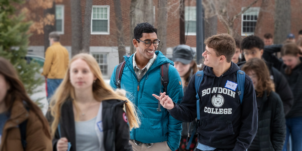 Bowdoin students at Sophomore Bootcamp head to their next activity.