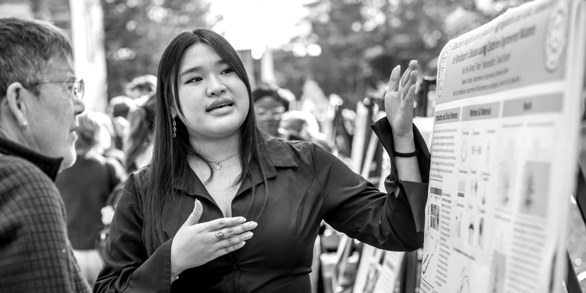 Bowdoin students present their research, in this case, related to Parkinson's Disease.