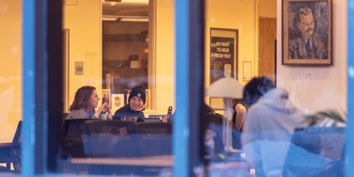 Bowdoin students gather together to study and catch up.