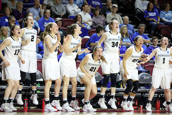 photo of bowdoin women's basketball team on the sidelines