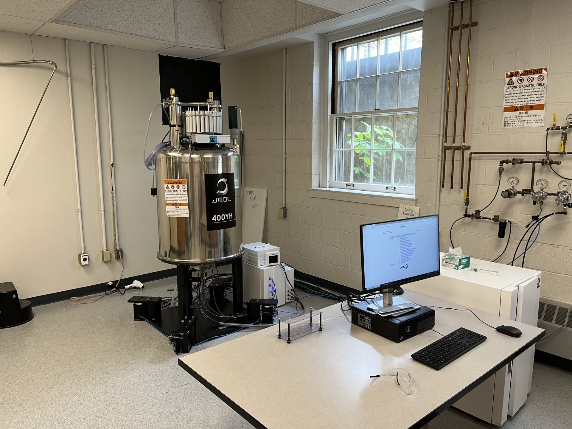 NMR Spectrometer