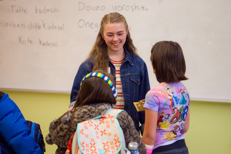 oshietai teacher and two students
