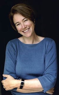 lisa mcelaney headshot
