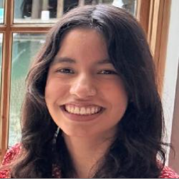 Photo of Lucia smiling