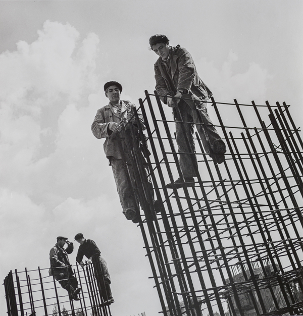 "Construction Workers with Rebar Towers," gelatin silver print by Dmitri Baltermants. Bowdoin College Museum of Art.