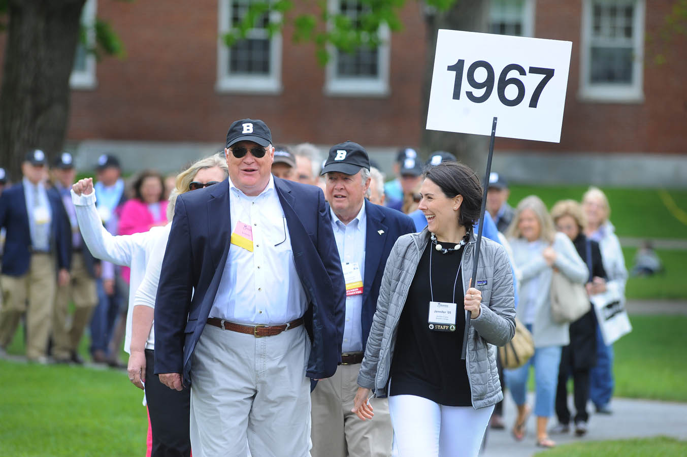 Alumni year signs