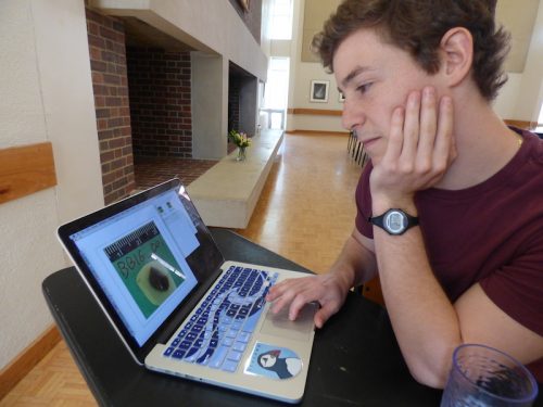 Clayton Starr ’19 showing the geomorph program used to measure shell differences in snails