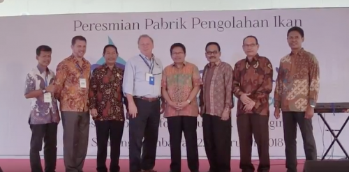Jerry Knecht ’76 (4th from the right) with Indonesian and company officials at the processing plant’s commissioning ceremony