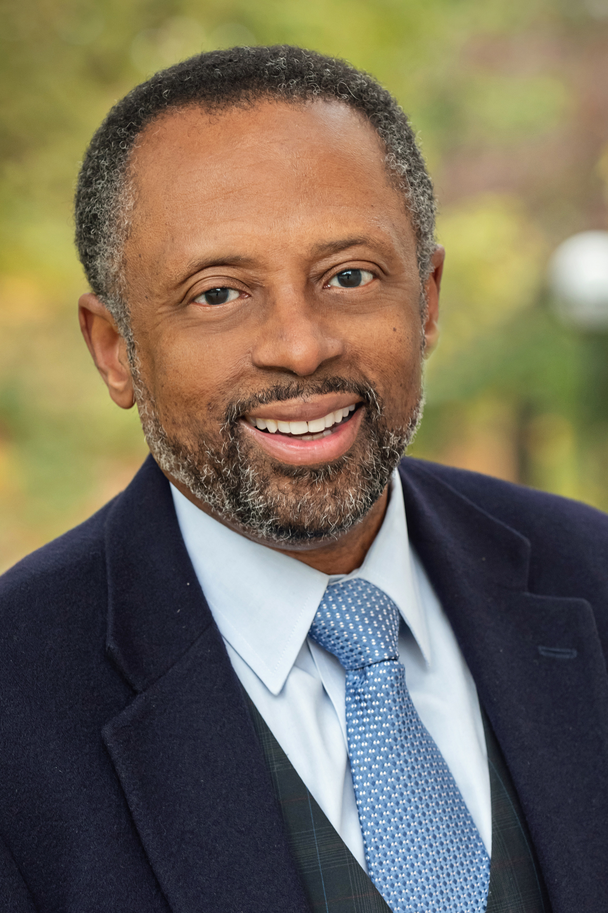 Dr. Earl Lewis 