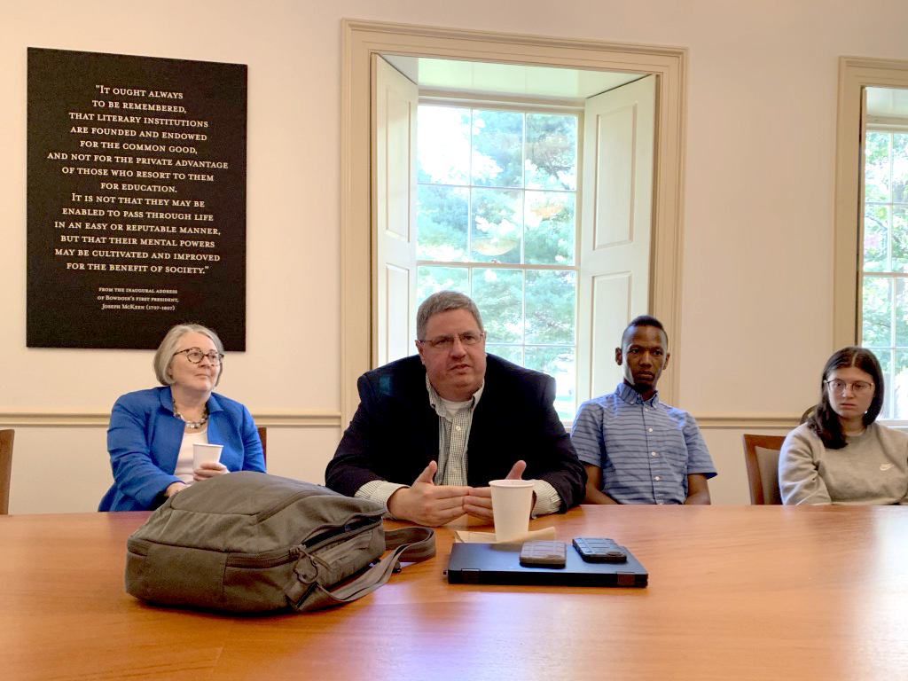 Rich Littlehale in Massachusetts Hall with students