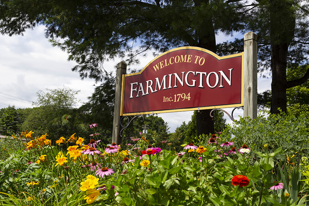 Sign: Welcome to Farmington, Maine