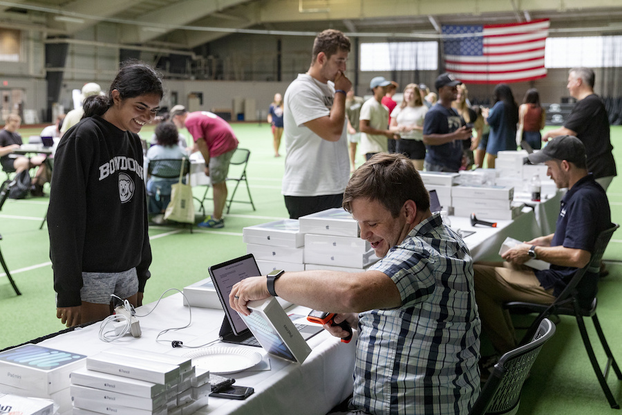 iPad, MacBook pick-up at Farley Field House.