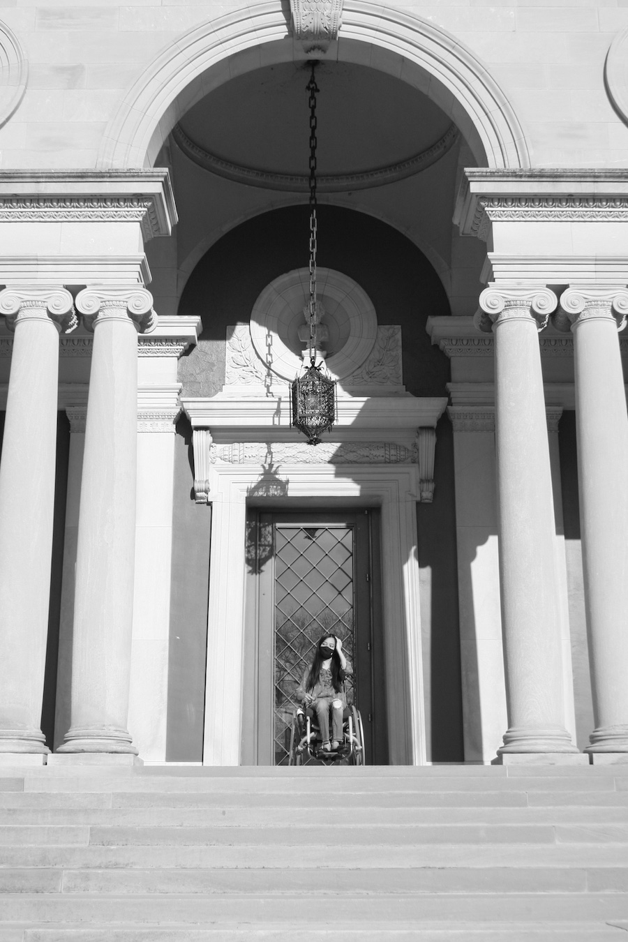 Thais Carrillo on the museum steps