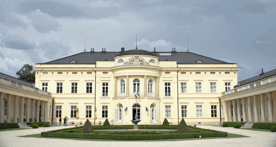 Károlyi Castle