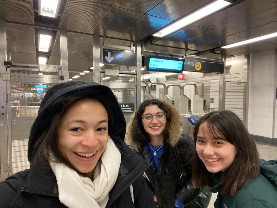 Art Trek students in the subway