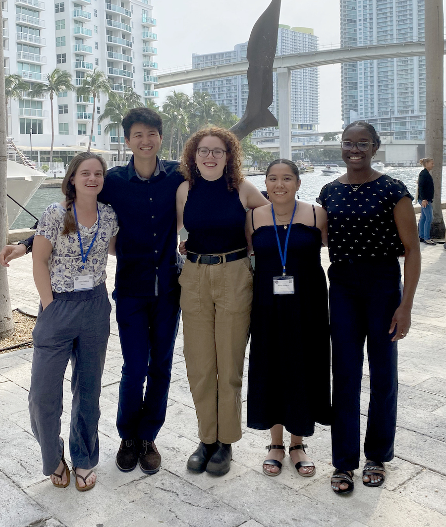 Benthic Ecology 2023 group posing