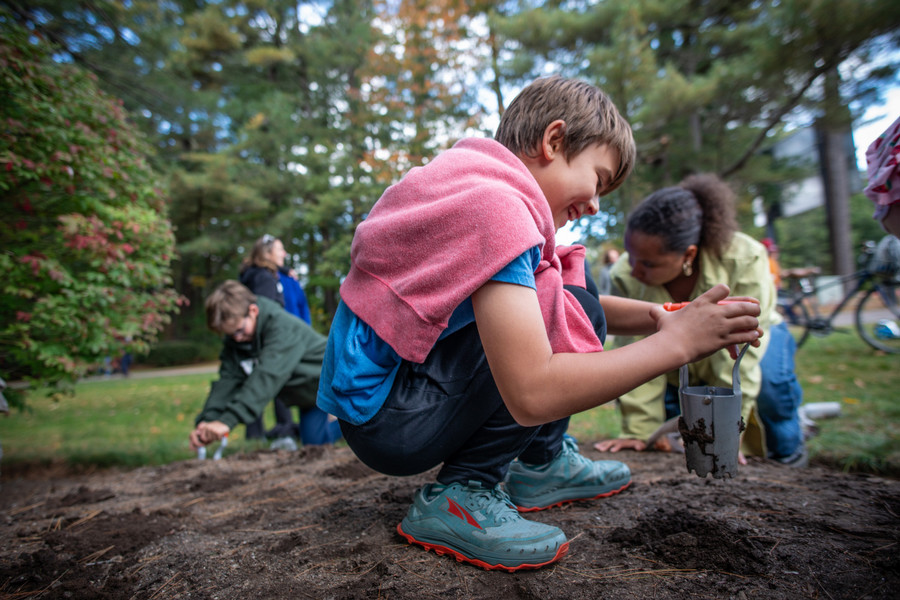 inauguration bulb planting at whittier