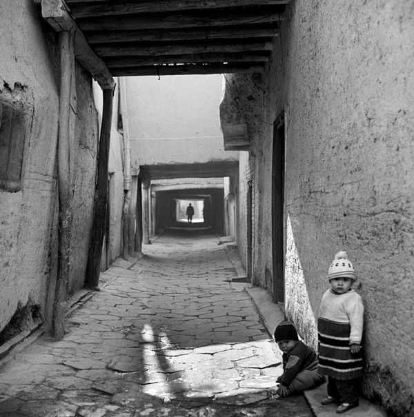 bubriski photo of kashgar street
