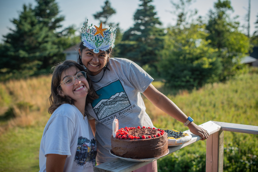 kent island students with a cake