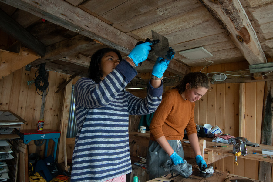 kent island students analyzing samples in the lab
