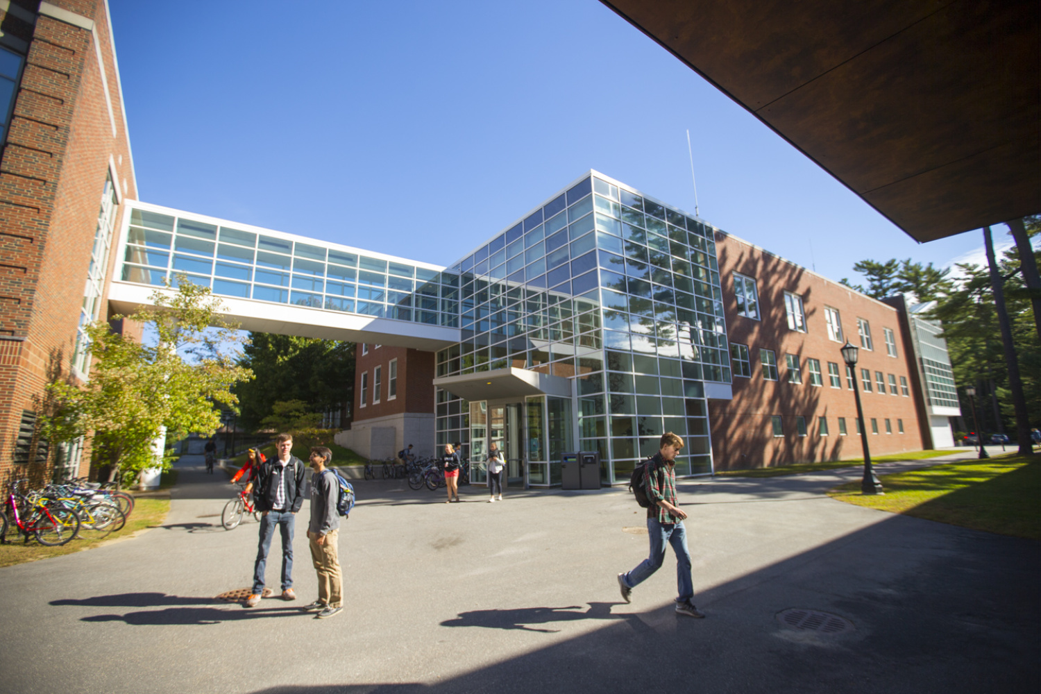 Bowdoin students in front of Druckenmiller Hall.