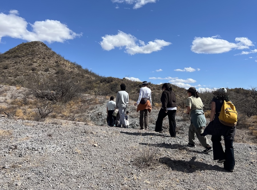 ASB Arizona, students go hiking in the dessert