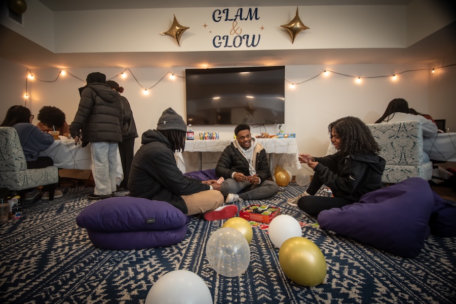 Glam and Glow pop-up studio in Ladd