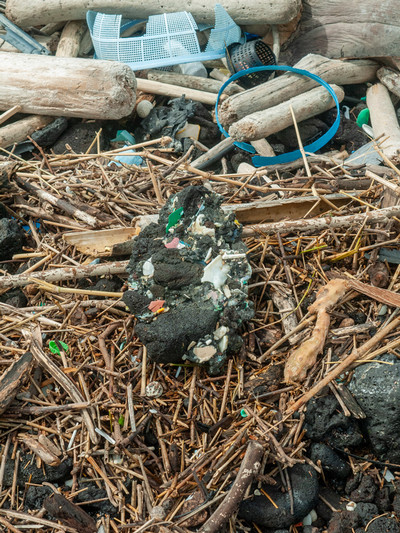 mike kolster beach plastiglomerates in hawaii