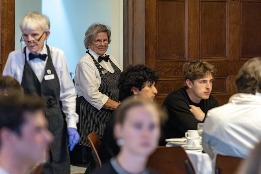 AI alumni dinner in Maine Lounge