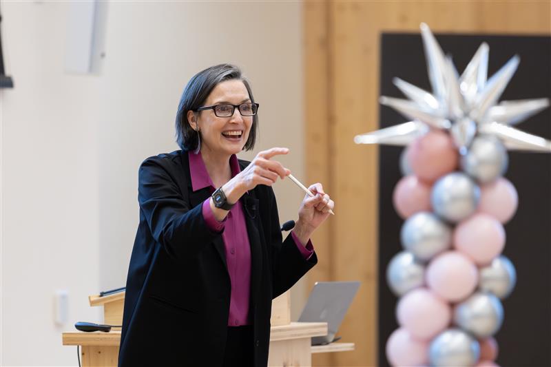 hannah bowles addresses BNOW april 2026