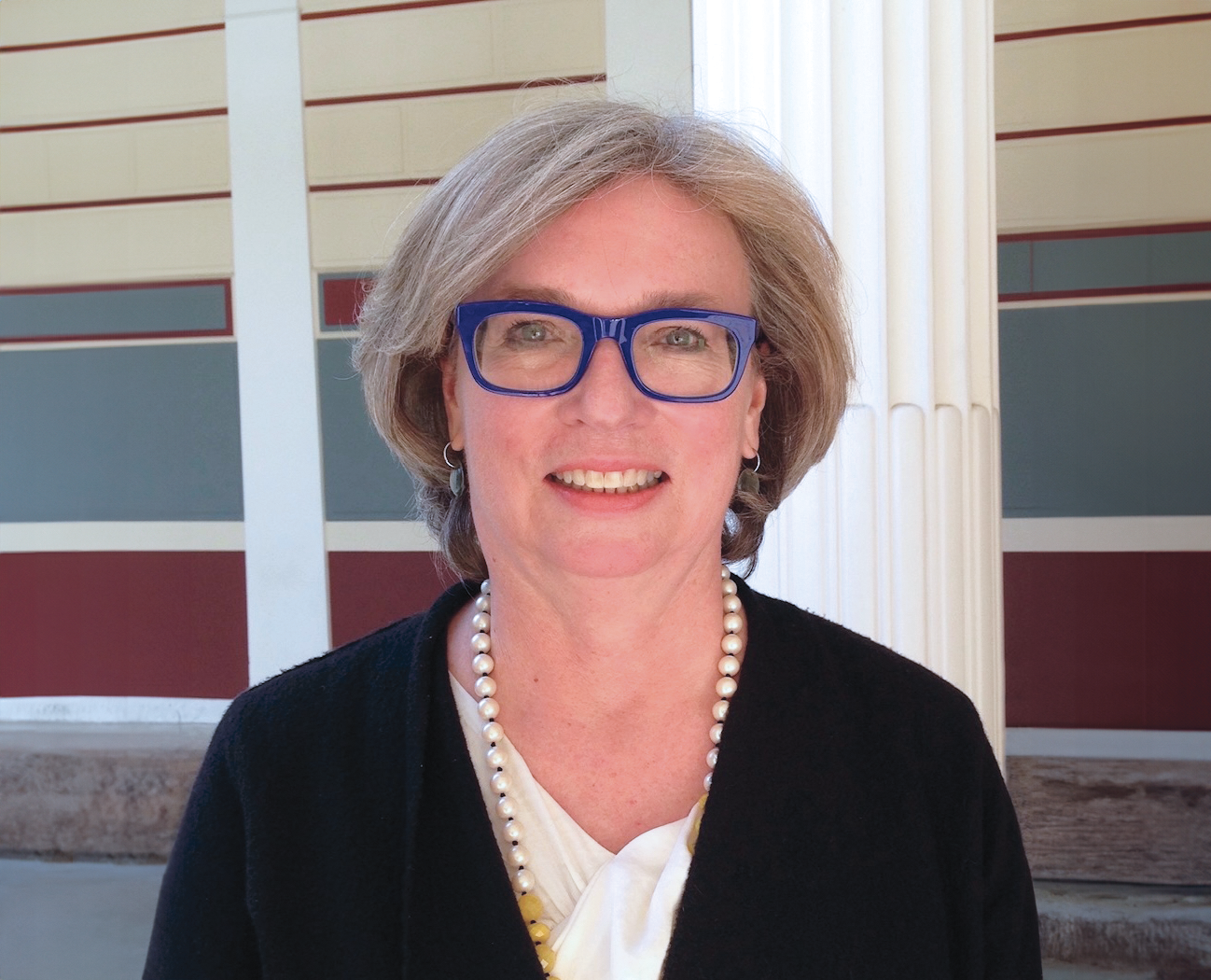 Claire Lyons ’77