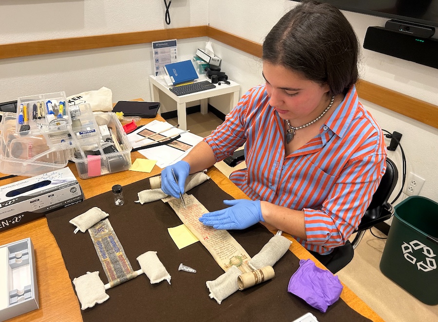 Larah tests the girdle