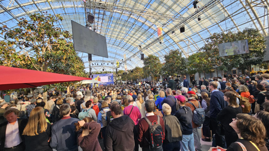 crowd at leipzig book fair