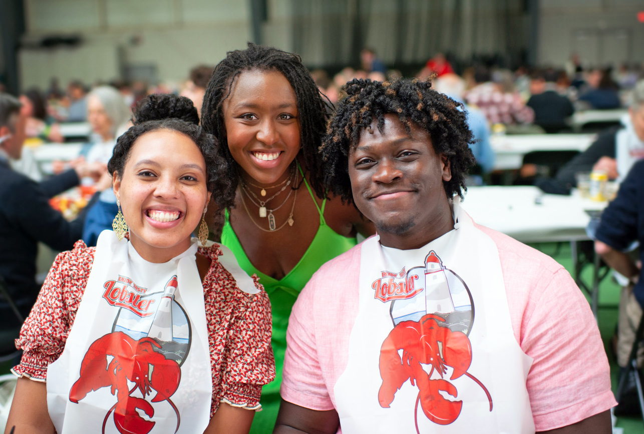 Bowdoin does provide lobster bibs!