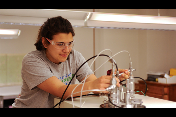 Diana Grandas '20 In The Lab