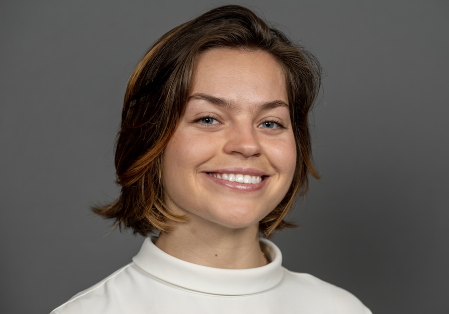 Sabina Hartnett headshot