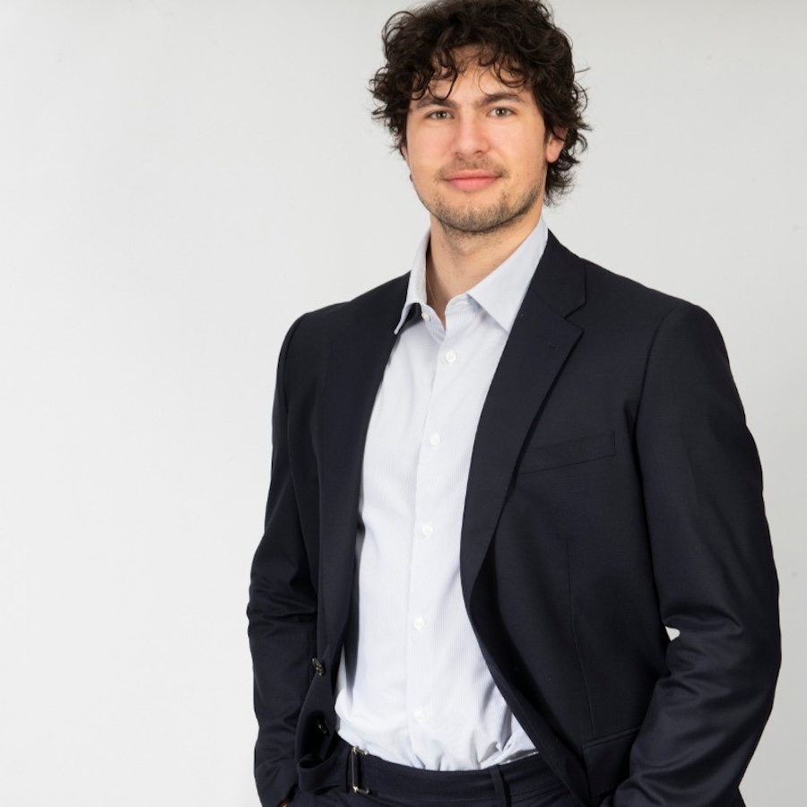 Alex Tesson headshot