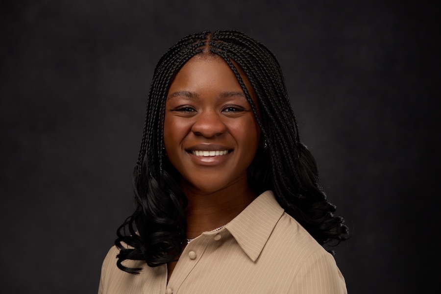 Angela Wallace headshot