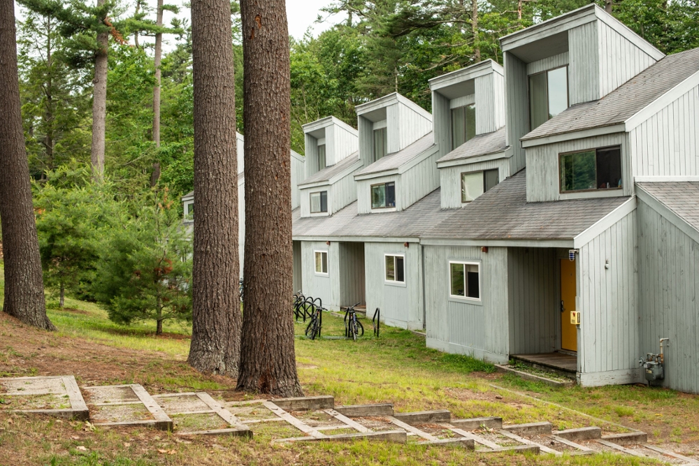 Pine St. Apartments exterior