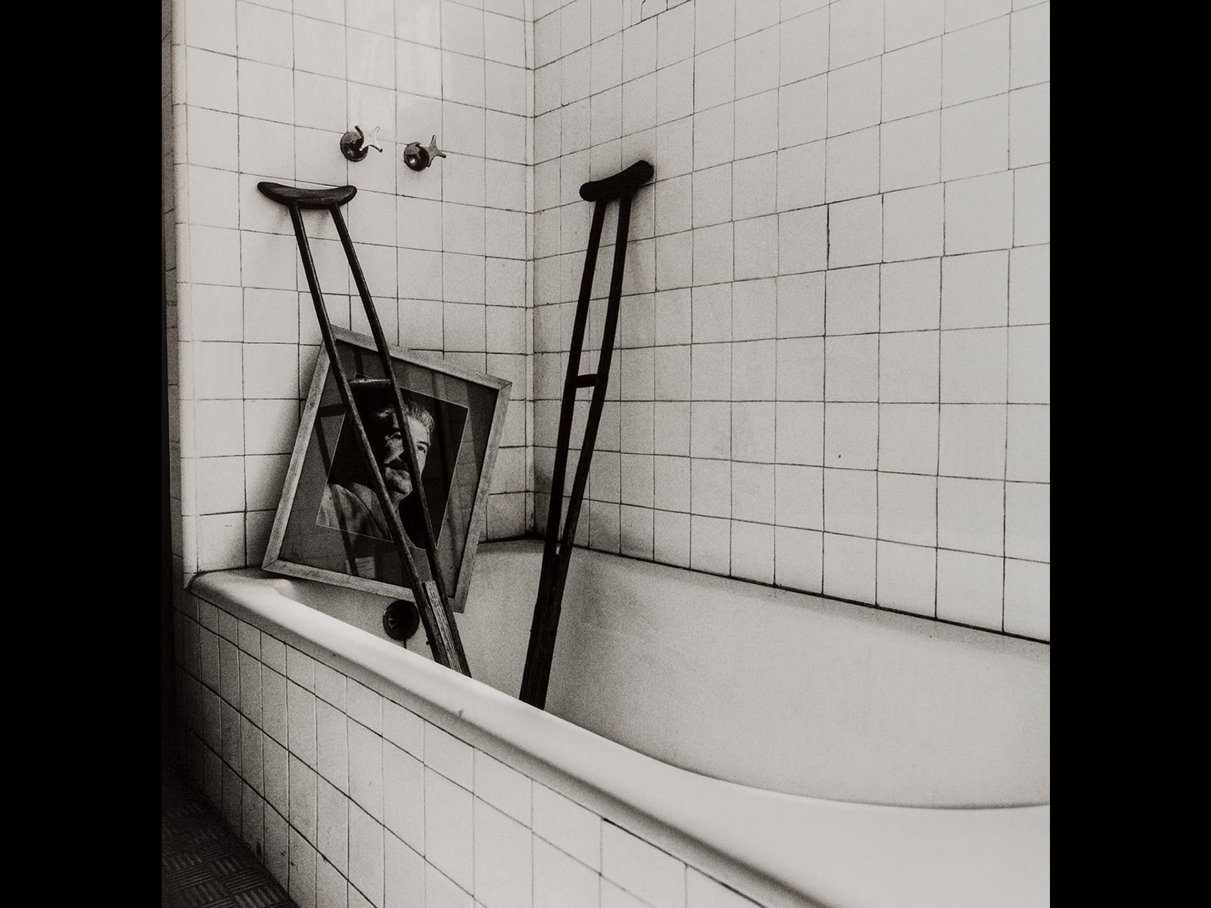 Graciela Iturbide's photograph: Frida's Bathroom